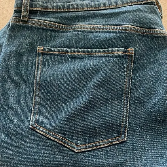 NWT. KIRKLAND SIGNATURE HIGH-RISE STRAIGHT JEAN - Picture 4 of 7